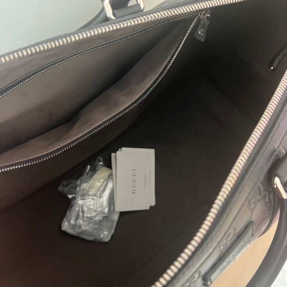 Gucci GG Maxi Embossed Duffel - Picture 3 of 4